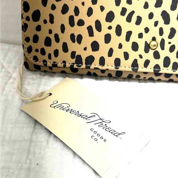 Universal Thread cheetah print Wallet NWT - Picture 8 of 12
